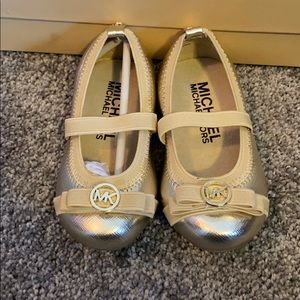 MICHAEL Michael Kors Gold dress shoes size 5